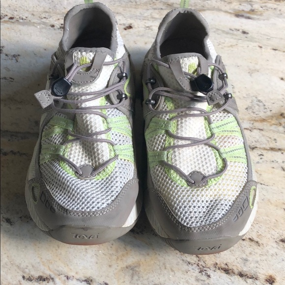 teva athletic shoes